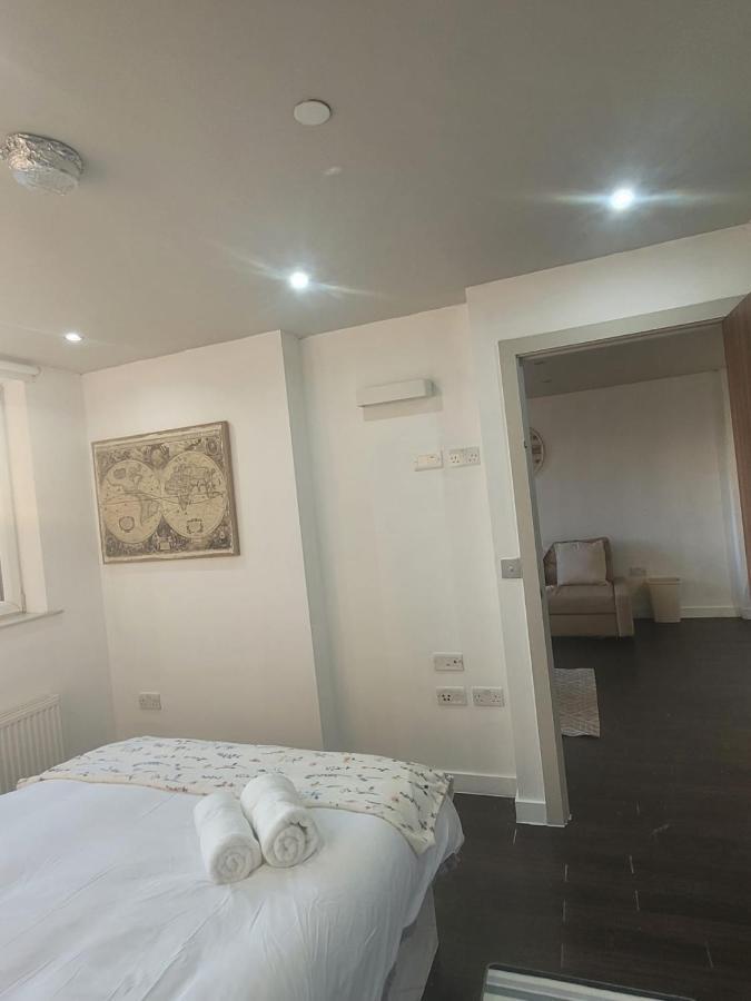 Amazing London 1 Bedroom Flat In Astral House As18 Norbury  Exteriér fotografie