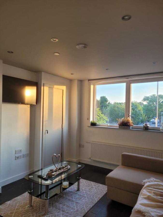 Amazing London 1 Bedroom Flat In Astral House As18 Norbury  Exteriér fotografie