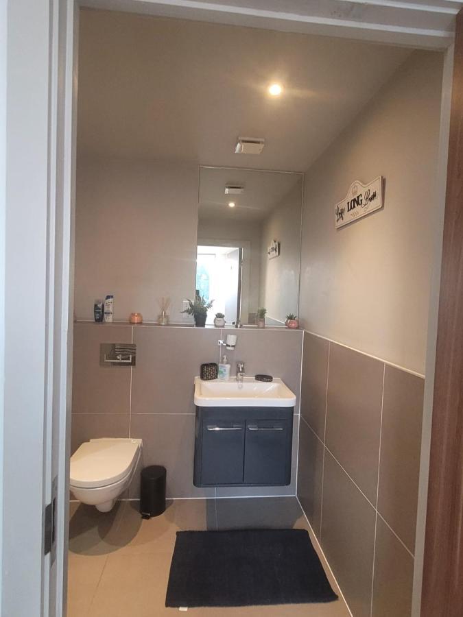 Amazing London 1 Bedroom Flat In Astral House As18 Norbury  Exteriér fotografie