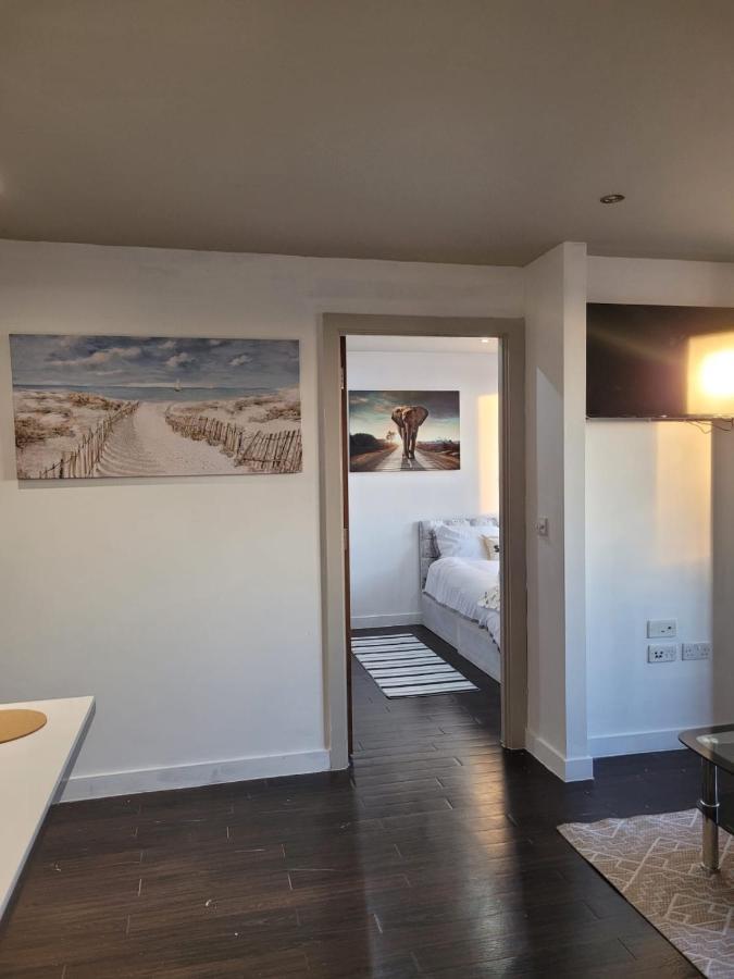 Amazing London 1 Bedroom Flat In Astral House As18 Norbury  Exteriér fotografie