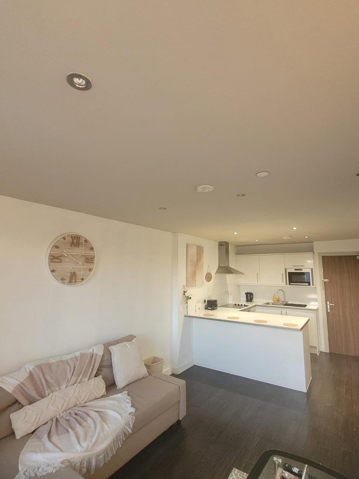 Amazing London 1 Bedroom Flat In Astral House As18 Norbury  Exteriér fotografie
