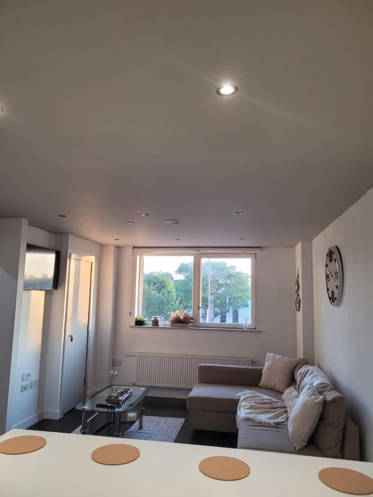 Amazing London 1 Bedroom Flat In Astral House As18 Norbury  Exteriér fotografie